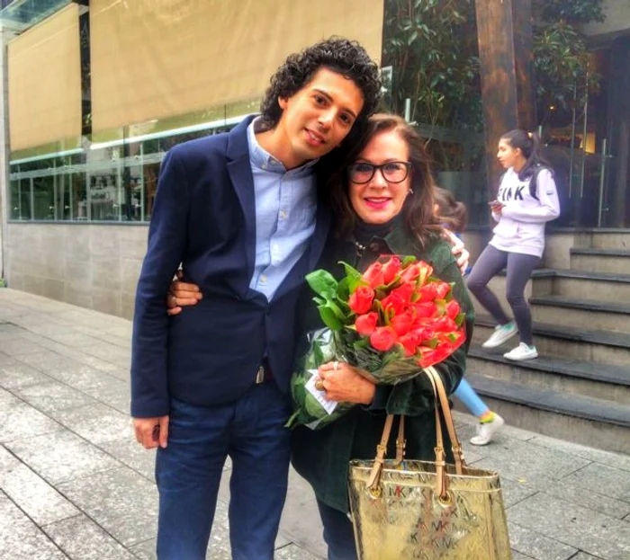 Durerea produsă de pierderea mamei lor le-a apropiat pe Thalia şi Laura Zapata, eternele rivalefoto: arhiva personală