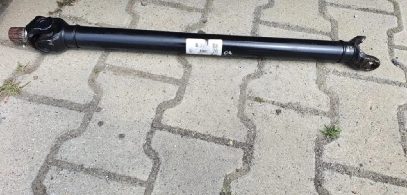 Piesa care s-a rupt în timp ce maşina circula pe autostradă FOTO / Marian Pătru