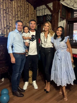 Cristi Borcea și Valentina Pelinel i-au tăiat moțul finului lor, Nicholas foto: arhiva personală 
