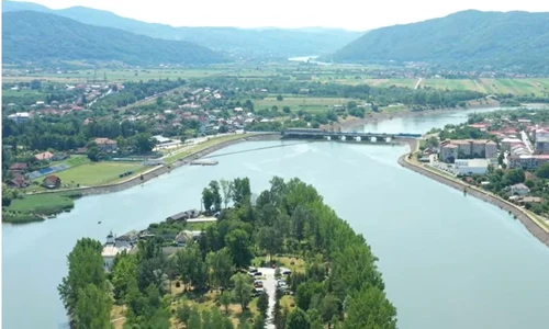 Barajul pe Olt din Călimăneşti - Vâlcea Foto captură video
