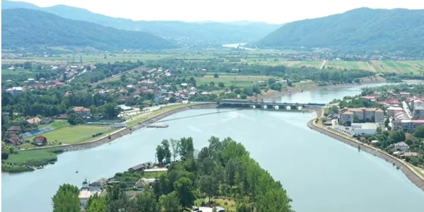 Barajul pe Olt din Călimăneşti - Vâlcea Foto captură video
