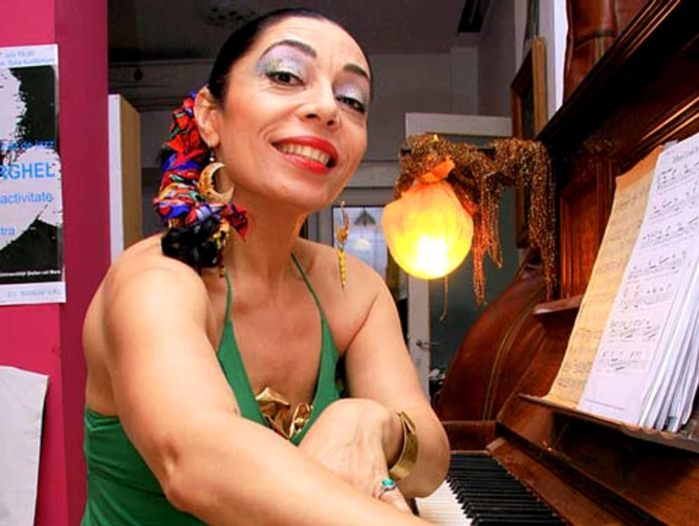 
    Anca Parghel  