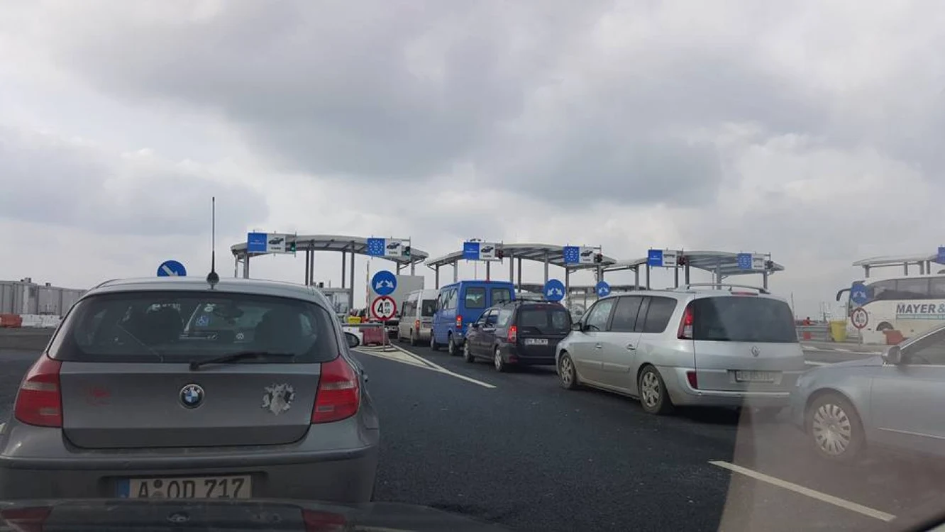 Trecerea în Ungaria va fi interzisă pentru TIR-uri