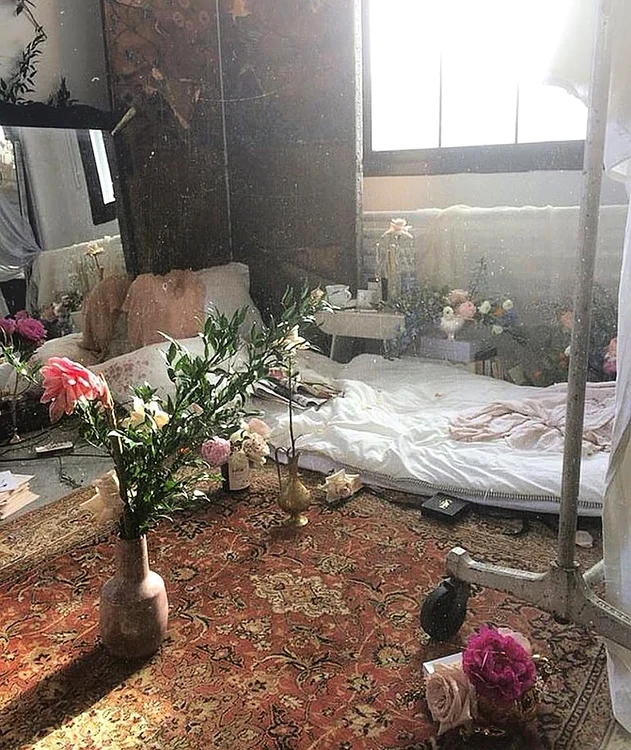 Mădălina Ghenea a făcut publică o imagine din "dormitorul" ei