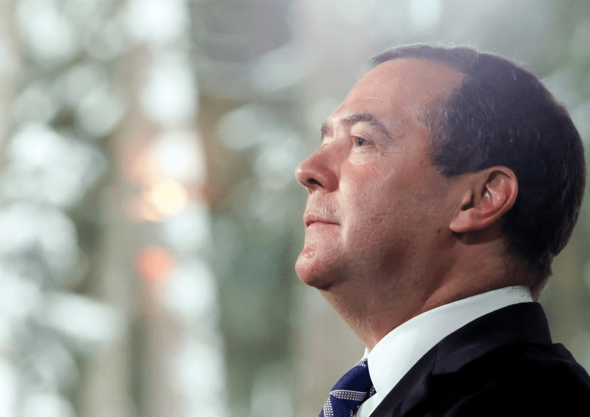 Medvedev: Dorinţa Argentinei de a recăpăta Malvinele reprezintă „lupta contra neocolonialismului” Occidentului