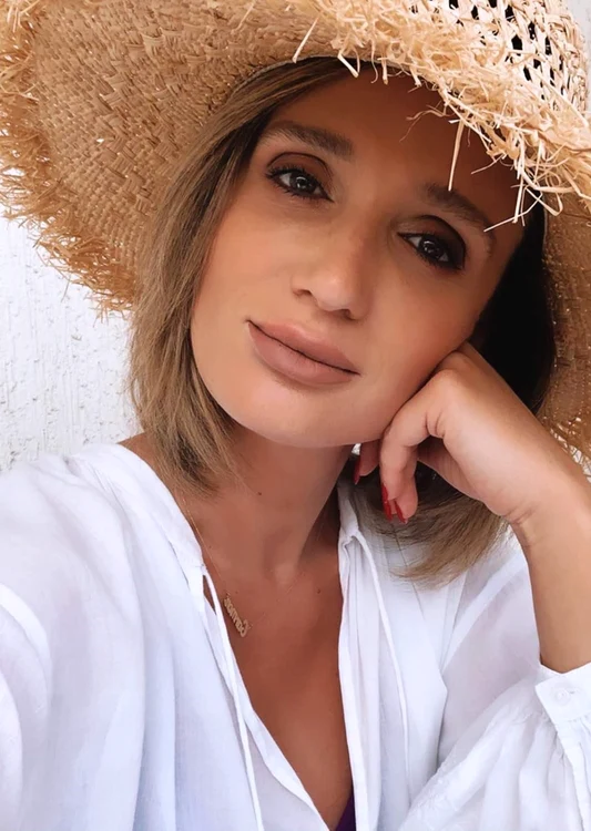 Carmen Negoiță, încântată de procedura de mărire a buzelor