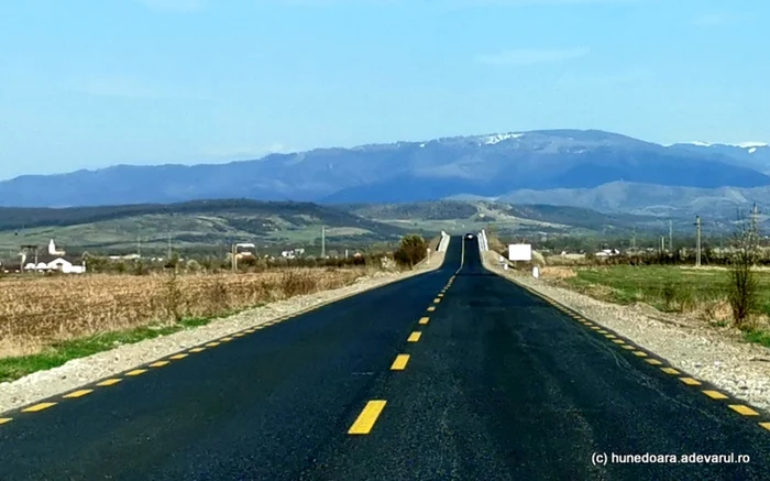 Drumul Hunedoara - Călan. Foto: Daniel Guţă. ADEVĂRUL.