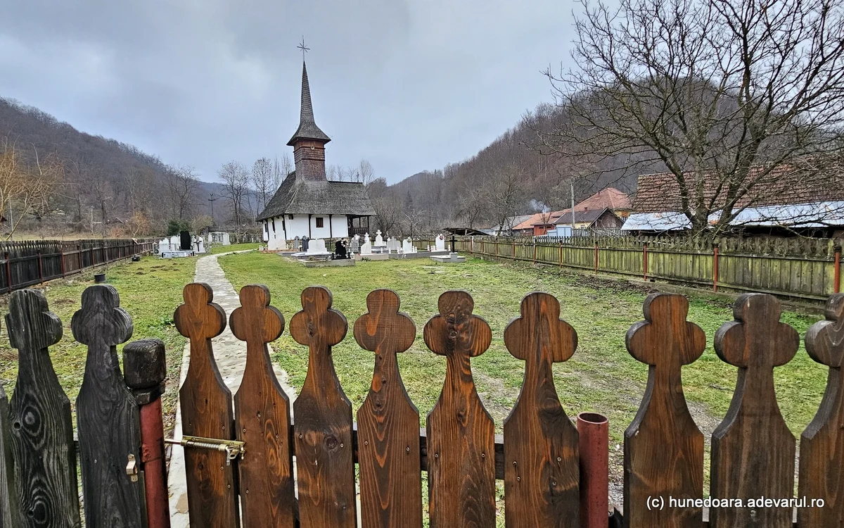 Biserica veche din satul Stănija. Foto: Daniel Guță. ADEVĂRUL