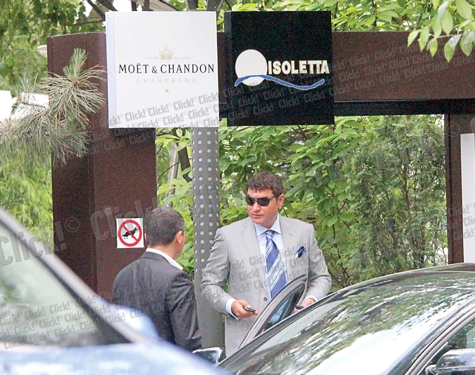 
    Şeful de la Dinamo s-a întâlnit  cu prietenii la un local din Capitală  