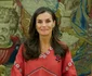 Regina Letizia a Spaniei poartă o cămașă brodată