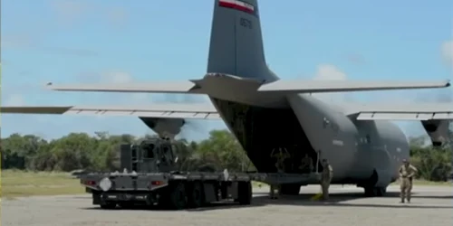 Avion american pe pista la baza militara americana din Kenya FOTO captura France 24