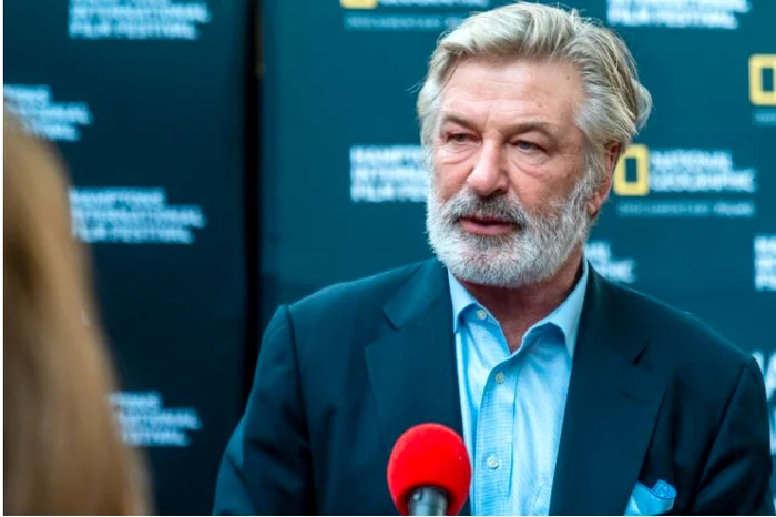 Alec Baldwin în timpul unui interviu FOTO Arhivă