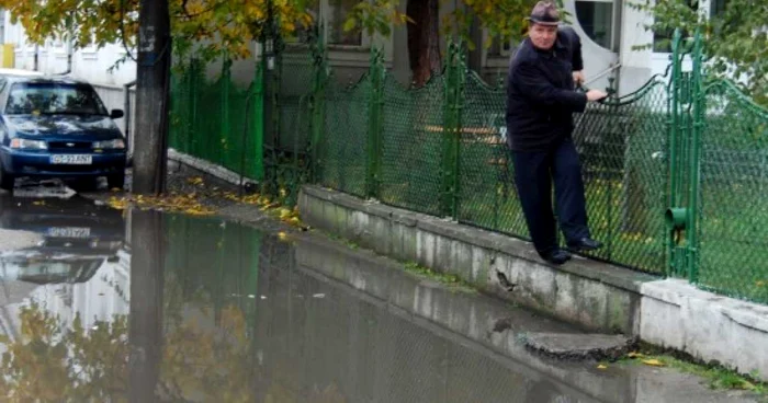 Strada Ion Moroşanu este sub apă