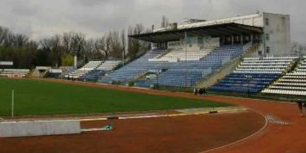 Pista de atletism a stadionului va fi înlocuită 