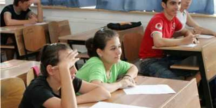 Elevii de gimnaziu preferă să fie singuri cu profesorul coordonator în cadrul orelor de dirigenţie.