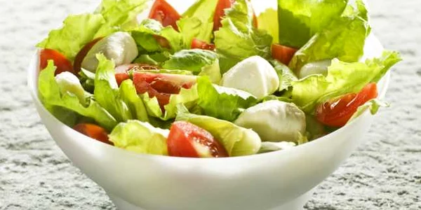 Dacă ai o salată lângă bucata de proteină