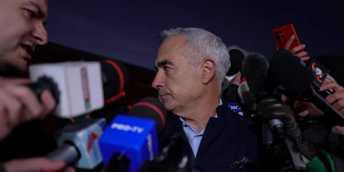 Candidatul independent Călin Georgescu face declarații de presă, în Izvorani, județul Ilfov. FOTO Inquam Photos / Octav Ganea