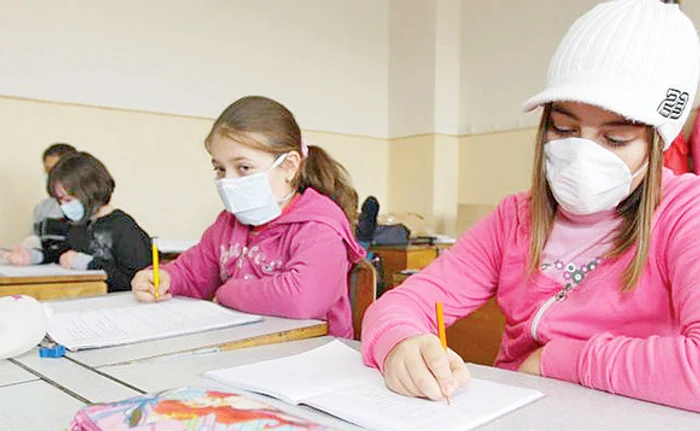 OMS a stabilit care sunt regulile care trebuie respectate în școli după încetarea stării de urgență din 15 mai