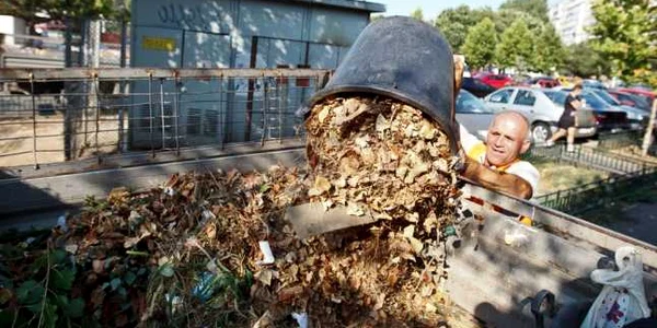 Acţiune de salubrizare întreprinsă de ADP după ce firma Urban a încetat să mai strângă gunoiul