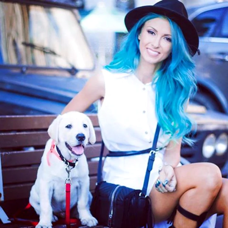 Andreea Bălan (31 de ani) a adoptat un cățeluș pe care l-a numit Jack