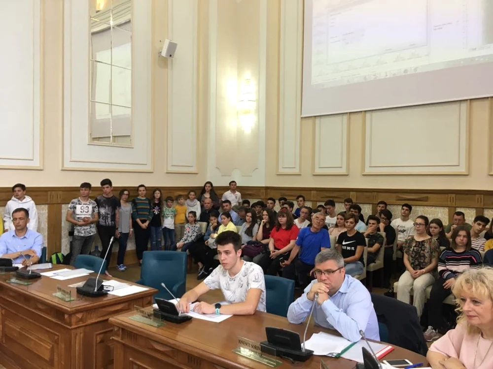 elevi consiliul local Timisoara FOTO Daniel Dancea
