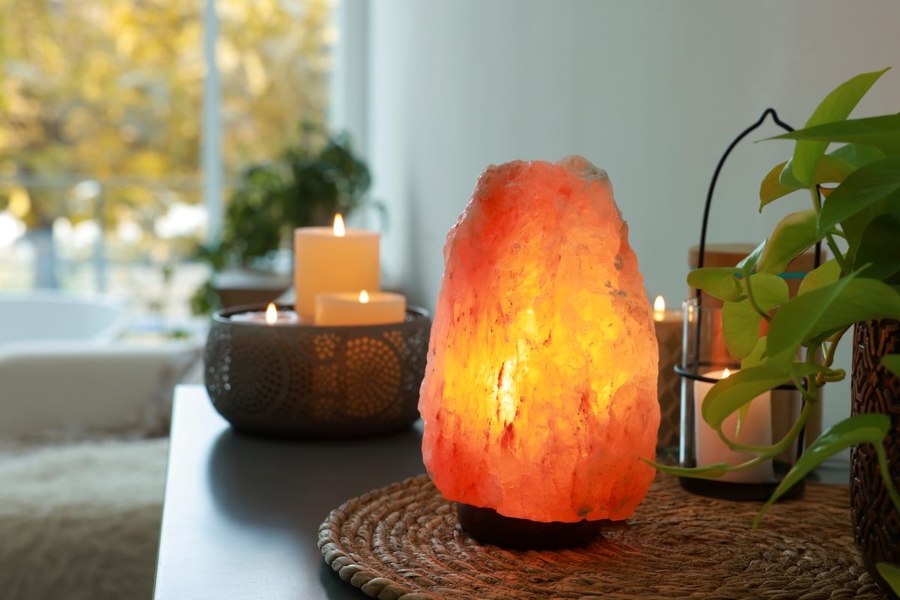 Ce efect are asupra psihicului o lampă de sare. Iluminatul ambiental e mai important decât ai crede 