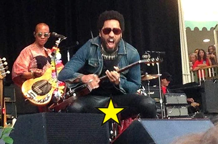 lenny kravitz nsfw pants rip waredrobe malfunction aug 2015 billboard 650 censored jpeg