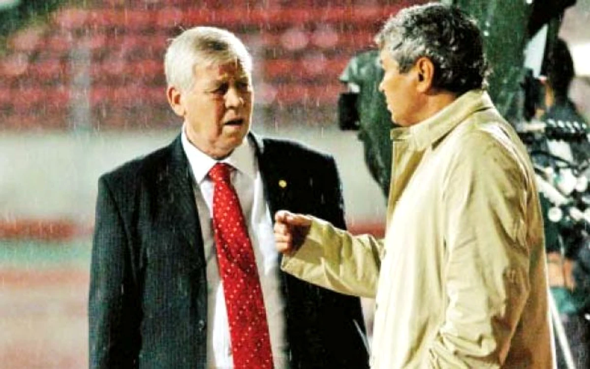 Lucescu a încercat să-l ajute pe Dumitrache şi la bătrâneţe  Foto: răzvan păsărică