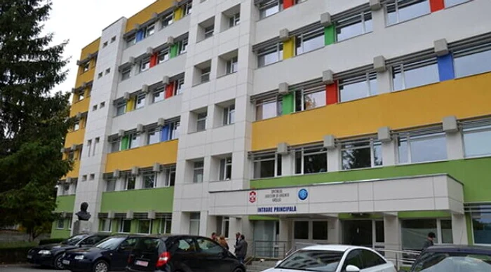 Pensionarul s-a aruncat de la etajul trei al Spitalului de Urgență VasluiFoto: captură stirileprotv.ro