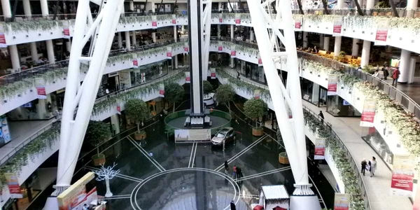 Interiorul mallului