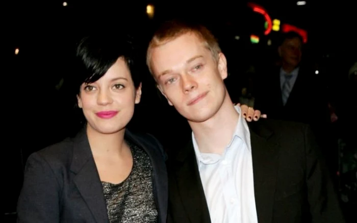 Lily şi Alfie Allen - doi fraţi care ar fi trebuit să joace acelaşi rol şi în „Urzeala tronurilor” Foto looper com