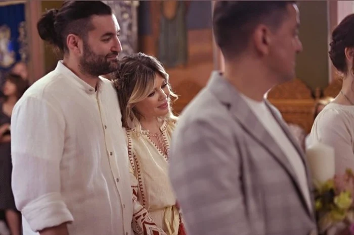 
    Smiley și Gina Pistol, emoționați, în bisericăfoto: Instagram  