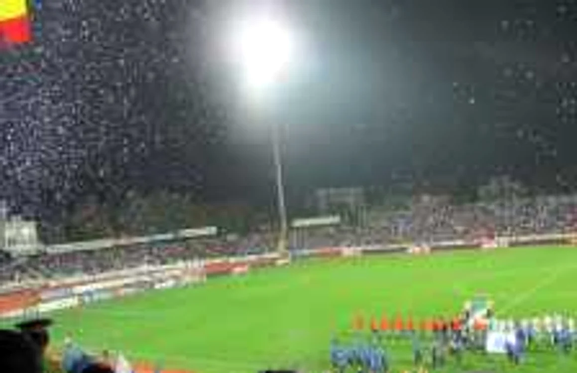 Peste 10.000 de suporteri au umplut tribunele Stadionului Municipal