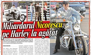 După ce şi a parcat maşina  (Lamborghini Aventador),  Nicorescu a început să vorbească  la telefon  La volanul Rolls Royce ului  se afla şoferul miliardarului jpeg