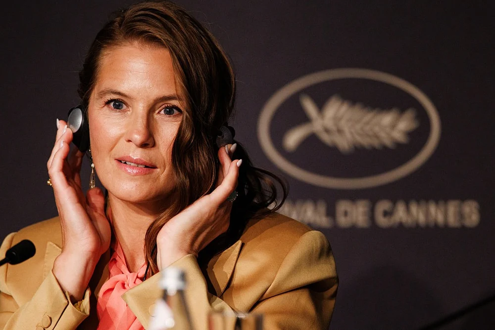 STYLAND, pe covorul roșu de la Cannes Film Festival 2026. Brandul românesc, purtat de Lisa Carlehed la conferința de presă a filmului Fjord