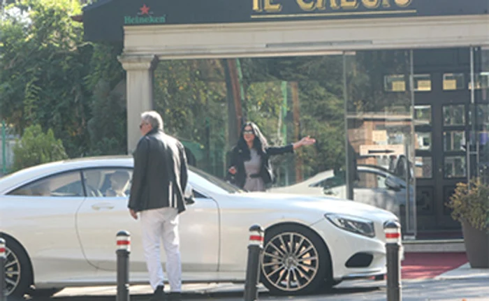 
    Astă-vară, Ilie a cumpărat niște apartamente la Mamaia  