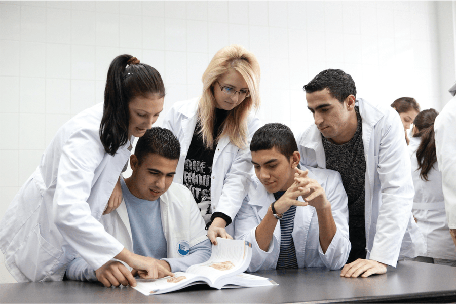 Aproape jumătate dintre statele lumii au studenți în unul dintre cele mai mari centre universitare din România