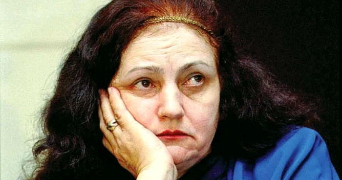 Leonida Lari a făcut din bentiţa pe care o purta pe cap o marcă personală. „Bentiţa de pe cap a venit din revelaţie“, a explicat ea