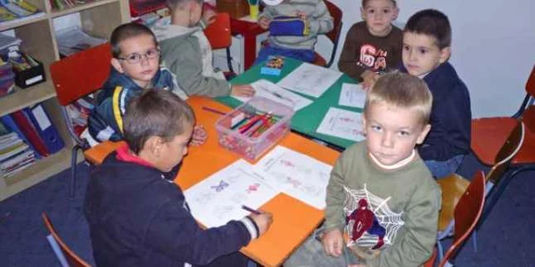 28 de copii de la grădiniţa din Gura Şuţii, Dâmboviţa, au acum un calculator  