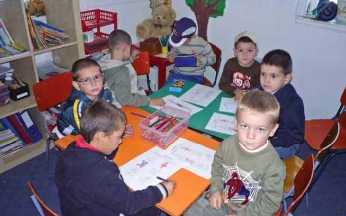 28 de copii de la grădiniţa din Gura Şuţii, Dâmboviţa, au acum un calculator