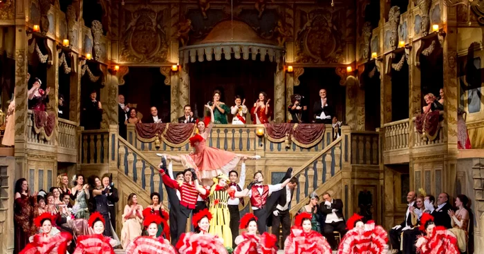 Scenă din opereta "Liliacul", producţie Covent Garden, reprezentată de Revelion pe scena Operei Naţionale Bucureşti       FOTO: Andrei Popovici