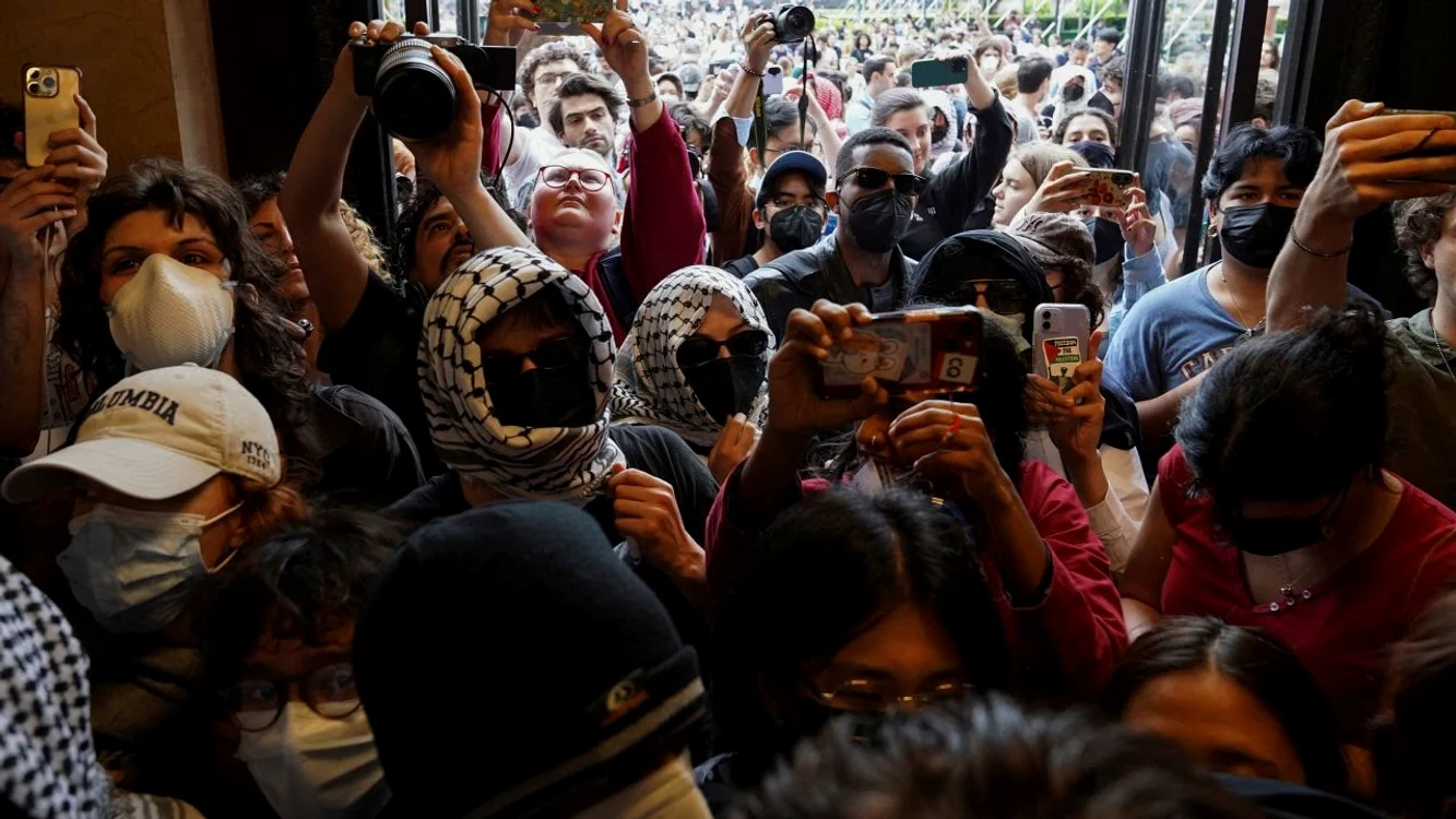 Zeci de studenți ai Universității Columbia, într-un protest amplu față de războiul din Gaza FOTO: X