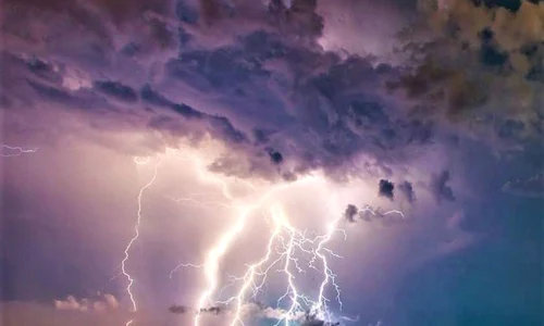 furtuna averse prognoza meteo fulgere jpeg