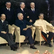 Clement Attlee, Harry S  Truman, și Joseph Stalin la Potsdam jpg