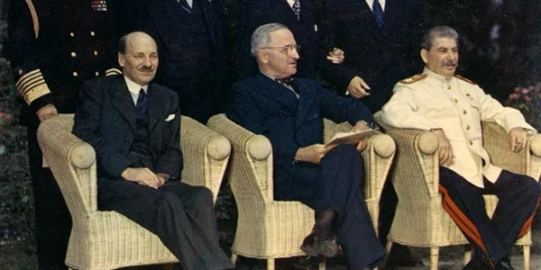 Clement Attlee, Harry S  Truman, și Joseph Stalin la Potsdam jpg