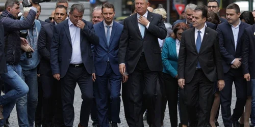 Klaus Iohannis depunere semnaturi BEC.FOTO Inquam Photos/Octav Ganea