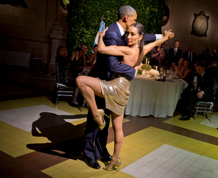 Obama a dansat pe ritmuri de tango
