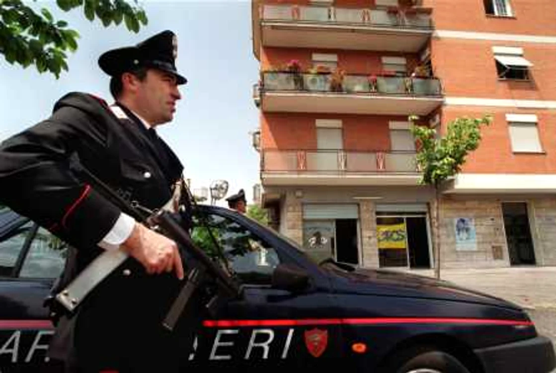 
    Carabinierii au deschis o anchetă în cazul celor doi români găsiţi morţi  