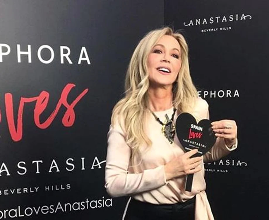 
    Anastasia Soare și-a clădit un întreg imperiu în lumea cosmeticelorFoto Instagram  