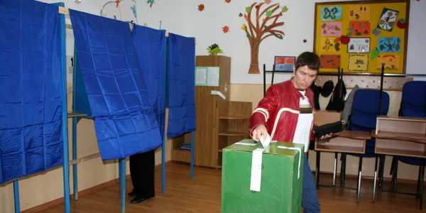 Constănţenii au fost chemaţi duminică la vot